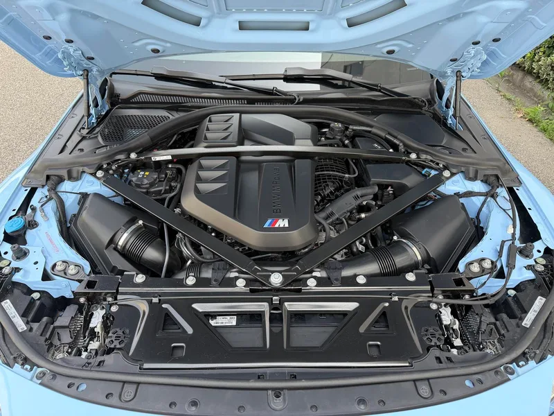 BMW M2 2024 M2 Coupe interior photo 17 BMW M2 2024 M2 Coupe interior photo 17