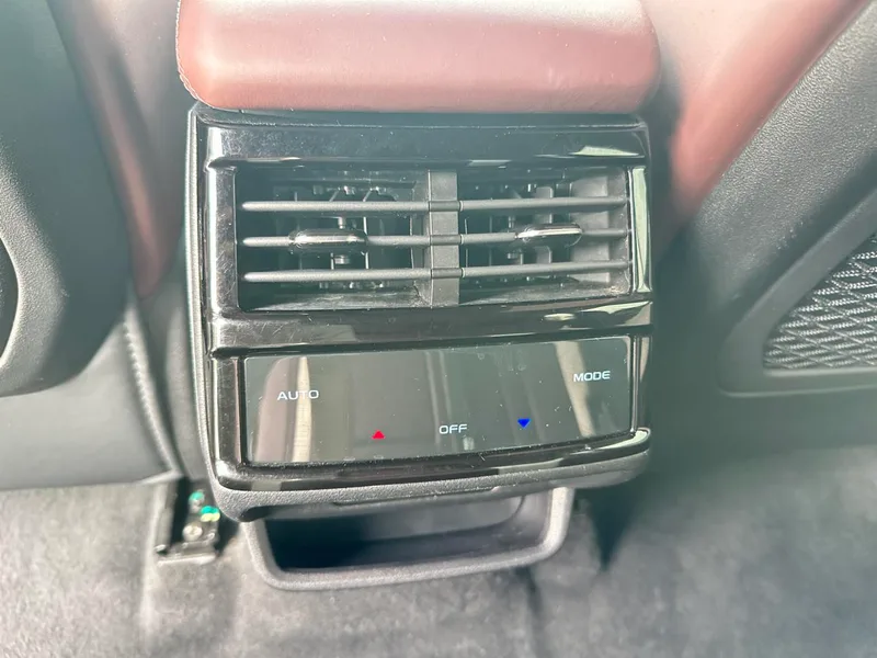 Geely Monjaro 2021 2.0TD DCT EVO Two-wheel drive noble type interior photo 12 Geely Monjaro 2021 2.0TD DCT EVO Two-wheel drive noble type interior photo 12