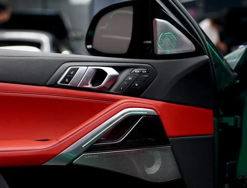 BMW X6 M 2023 X6 M Гром издание экстерьер фото 7 BMW X6 M 2023 X6 M Гром издание экстерьер фото 7
