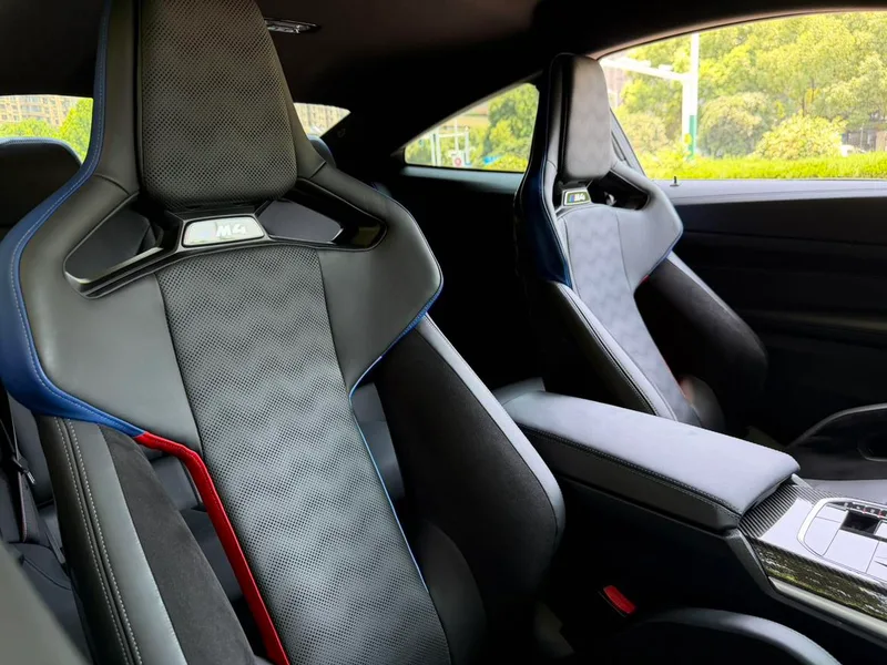 BMW M4 2023 M4 Coupe M xDrive Thunder Edition interior photo 14 BMW M4 2023 M4 Coupe M xDrive Thunder Edition interior photo 14