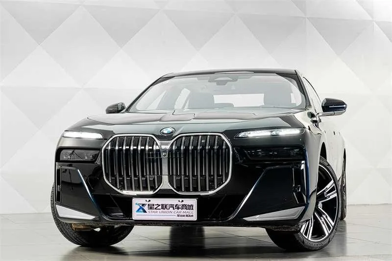 BMW 7 Series 2023 740Li Líder M Conjunto deportivo exterior foto 3 BMW 7 Series 2023 740Li Líder M Conjunto deportivo exterior foto 3