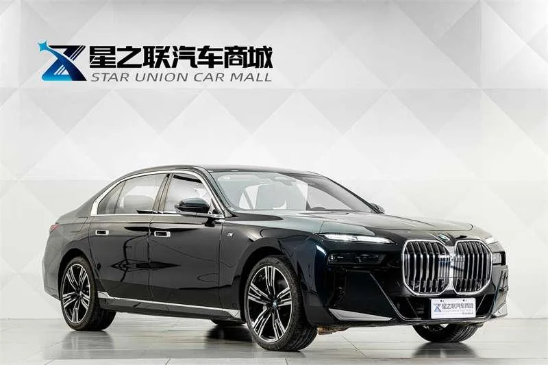 BMW 7 Series 2023 740Li Líder M Conjunto deportivo exterior foto 5 BMW 7 Series 2023 740Li Líder M Conjunto deportivo exterior foto 5
