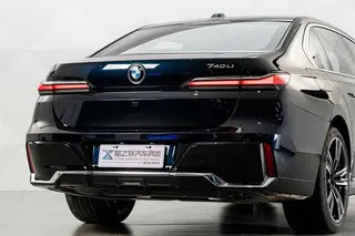 BMW 7 Series 2023 740Li Líder M Conjunto deportivo exterior foto 7 BMW 7 Series 2023 740Li Líder M Conjunto deportivo exterior foto 7