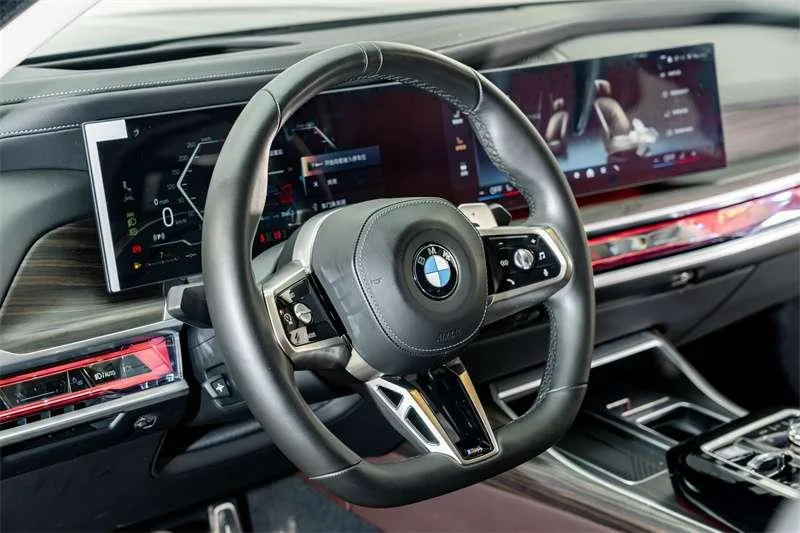 BMW 7 Series 2023 740Li Líder M Conjunto deportivo interior foto 12 BMW 7 Series 2023 740Li Líder M Conjunto deportivo interior foto 12