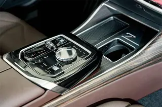BMW 7 Series 2023 740Li Líder M Conjunto deportivo interior foto 20 BMW 7 Series 2023 740Li Líder M Conjunto deportivo interior foto 20