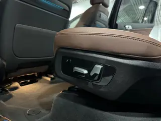 BMW X7 2023 xDrive40i Leading Luxury Set exterior photo 7 BMW X7 2023 xDrive40i Leading Luxury Set exterior photo 7