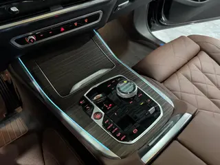 BMW X7 2023 xDrive40i Leading Luxury Set interior photo 11 BMW X7 2023 xDrive40i Leading Luxury Set interior photo 11