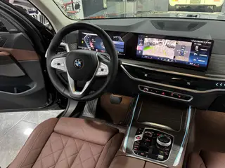 BMW X7 2023 xDrive40i Leading Luxury Set interior photo 13 BMW X7 2023 xDrive40i Leading Luxury Set interior photo 13