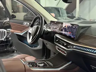 BMW X7 2023 xDrive40i Leading Luxury Set interior photo 14 BMW X7 2023 xDrive40i Leading Luxury Set interior photo 14