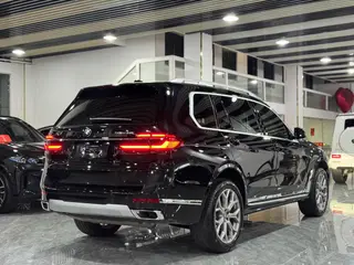 BMW X7 2023 xDrive40i Leading Luxury Set interior photo 15 BMW X7 2023 xDrive40i Leading Luxury Set interior photo 15