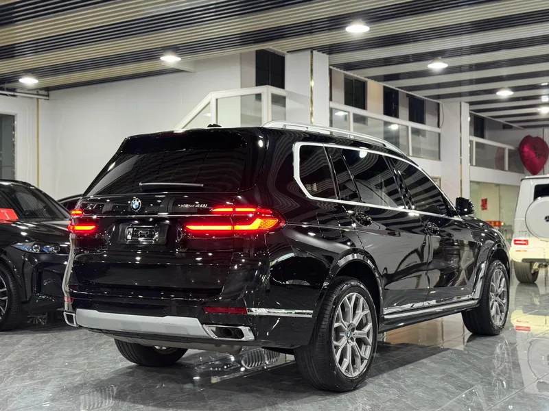 BMW X7 2023 xDrive40i Leading Luxury Set interior photo 15 BMW X7 2023 xDrive40i Leading Luxury Set interior photo 15