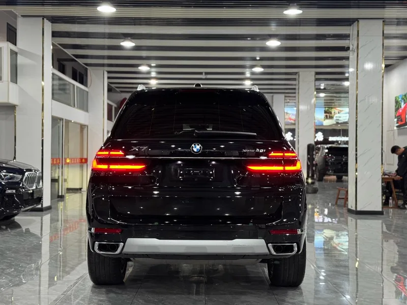 BMW X7 2023 xDrive40i Leading Luxury Set interior photo 16 BMW X7 2023 xDrive40i Leading Luxury Set interior photo 16