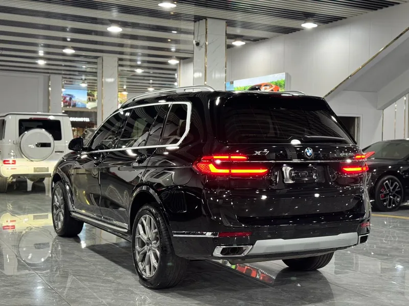 BMW X7 2023 xDrive40i Leading Luxury Set interior photo 17 BMW X7 2023 xDrive40i Leading Luxury Set interior photo 17