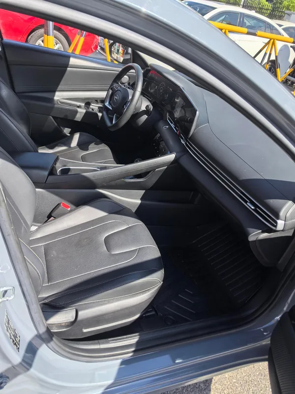 Hyundai Elantra 2021 1.5L CVT GLS Leading Edition interior photo 8 Hyundai Elantra 2021 1.5L CVT GLS Leading Edition interior photo 8