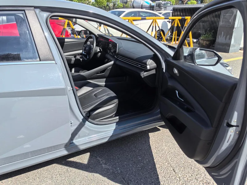 Hyundai Elantra 2021 1.5L CVT GLS Leading Edition interior photo 9 Hyundai Elantra 2021 1.5L CVT GLS Leading Edition interior photo 9