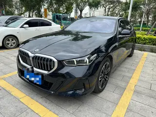 BMW 5 Series 2025 530Li Leader M Ensemble de sport