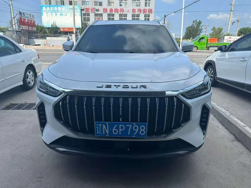 Jetour X70 PLUS 2023 1.5T DCT Brave person PLUS 5 seat exterior photo 2 Jetour X70 PLUS 2023 1.5T DCT Brave person PLUS 5 seat exterior photo 2