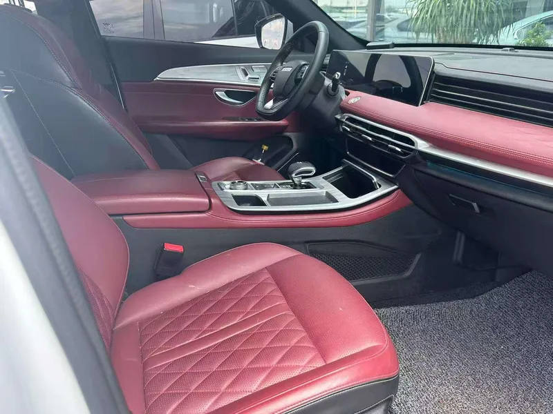 Jetour X70 PLUS 2023 1.5T DCT Brave person PLUS 5 seat interior photo 12 Jetour X70 PLUS 2023 1.5T DCT Brave person PLUS 5 seat interior photo 12
