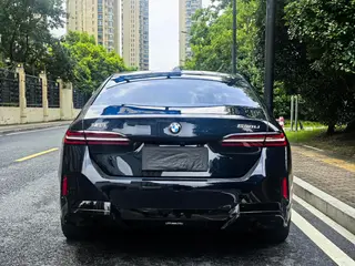 BMW 5 Series 2024 530Li Leading Type M Sports suit exterior photo 5 BMW 5 Series 2024 530Li Leading Type M Sports suit exterior photo 5