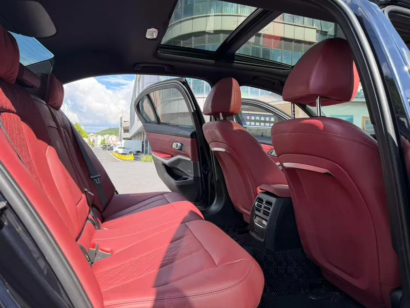 BMW 3 Series 2023 330Li M Sports Night Suit interior photo 12 BMW 3 Series 2023 330Li M Sports Night Suit interior photo 12