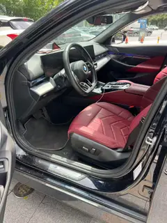 BMW 5 Series 2024 530Li Leading Type M Sports suit exterior photo 3 BMW 5 Series 2024 530Li Leading Type M Sports suit exterior photo 3