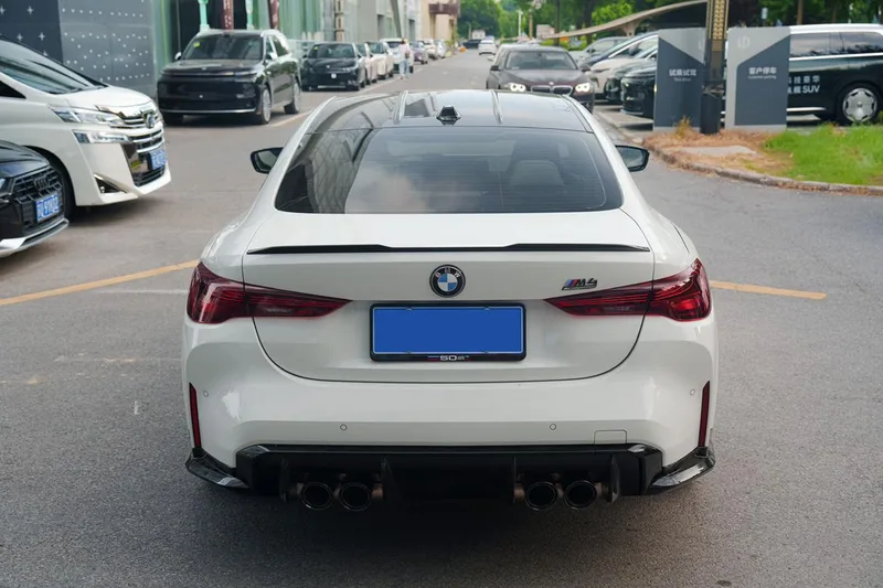 BMW M4 2024 M4 Coupé M xDrive Versión Thunder exterior foto 6 BMW M4 2024 M4 Coupé M xDrive Versión Thunder exterior foto 6