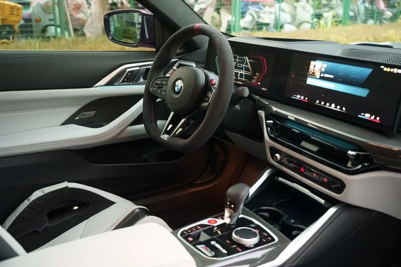 BMW M4 2024 M4 Coupé M xDrive Versión Thunder interior foto 10 BMW M4 2024 M4 Coupé M xDrive Versión Thunder interior foto 10