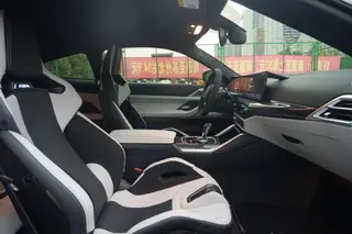BMW M4 2024 M4 Coupé M xDrive Versión Thunder interior foto 11 BMW M4 2024 M4 Coupé M xDrive Versión Thunder interior foto 11