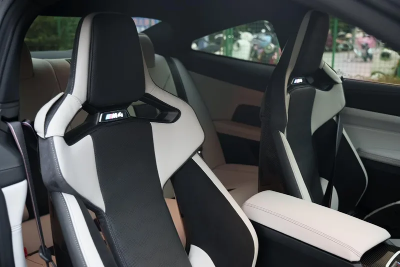 BMW M4 2024 M4 Coupé M xDrive Versión Thunder interior foto 12 BMW M4 2024 M4 Coupé M xDrive Versión Thunder interior foto 12