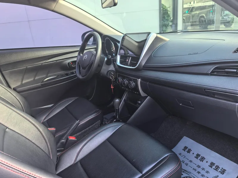 Toyota Yaris L 2016 Reforma 1.5E CVT Versión encantadora exterior foto 7