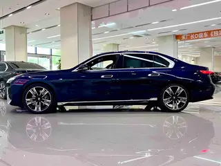 BMW 7 Series 2023 740Li Premium Class M Sports suit exterior photo 3 BMW 7 Series 2023 740Li Premium Class M Sports suit exterior photo 3