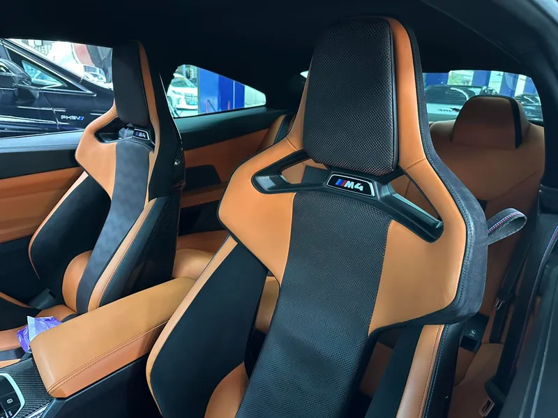 BMW M4 2024 M4 Coupé M xDrive Version Thunder intérieur photo 7 BMW M4 2024 M4 Coupé M xDrive Version Thunder intérieur photo 7
