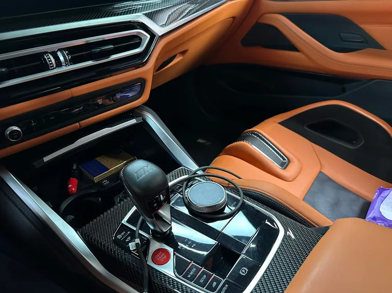 BMW M4 2024 M4 Coupé M xDrive Version Thunder intérieur photo 8 BMW M4 2024 M4 Coupé M xDrive Version Thunder intérieur photo 8