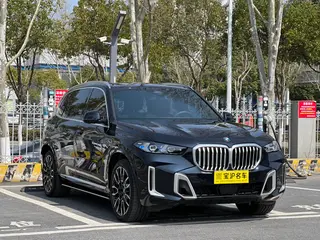 BMW X5 2023 xDrive40Li M Спортивный костюм экстерьер фото 4 BMW X5 2023 xDrive40Li M Спортивный костюм экстерьер фото 4