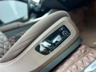 BMW X5 2023 xDrive40Li M Спортивный костюм интерьер фото 19 BMW X5 2023 xDrive40Li M Спортивный костюм интерьер фото 19
