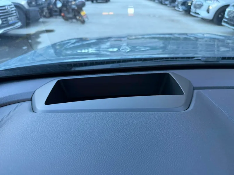Geely Monjaro 2026 2.0TD High-power automatic four-wheel drive oriental obsidian full moon version interior photo 13 Geely Monjaro 2026 2.0TD High-power automatic four-wheel drive oriental obsidian full moon version interior photo 13
