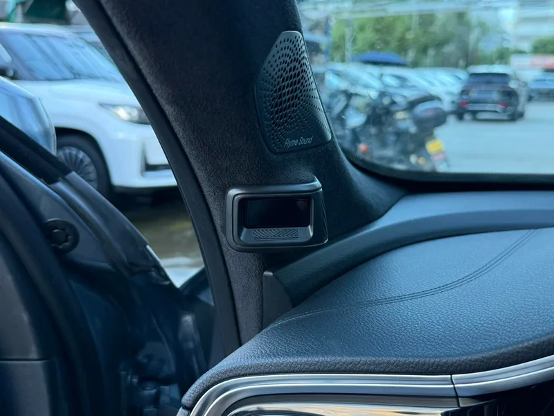 Geely Monjaro 2026 2.0TD High-power automatic four-wheel drive oriental obsidian full moon version interior photo 14 Geely Monjaro 2026 2.0TD High-power automatic four-wheel drive oriental obsidian full moon version interior photo 14