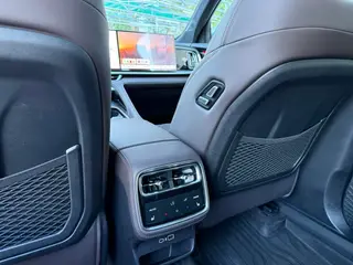 Geely Monjaro 2026 2.0TD High-power automatic four-wheel drive oriental obsidian full moon version interior photo 16 Geely Monjaro 2026 2.0TD High-power automatic four-wheel drive oriental obsidian full moon version interior photo 16