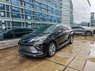 Toyota Sienna 2024 Doble motor 2.5L Edición de platino