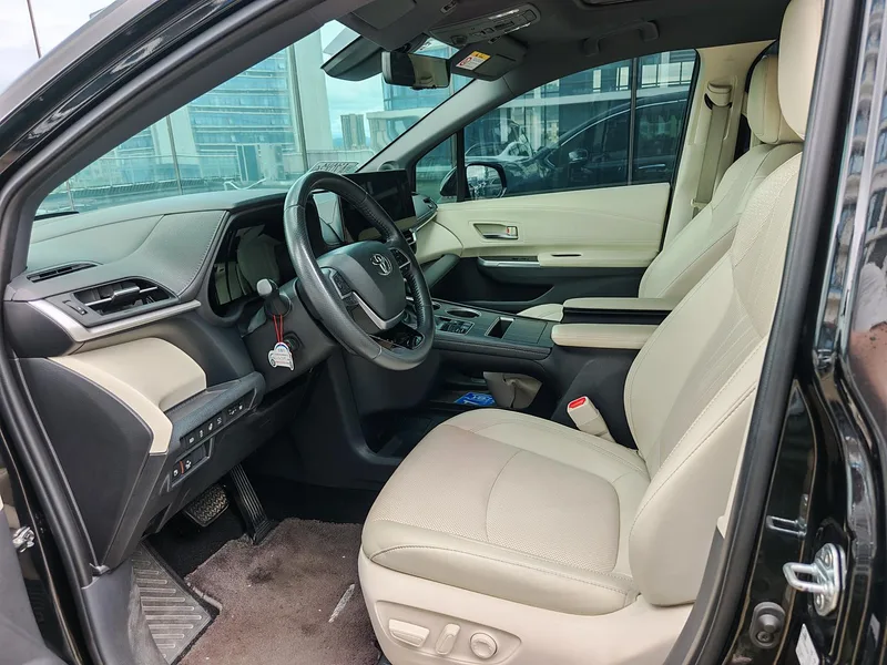 Toyota Sienna 2024 Doble motor 2.5L Edición de platino exterior foto 5