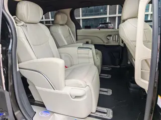 Toyota Sienna 2024 Doble motor 2.5L Edición de platino exterior foto 6