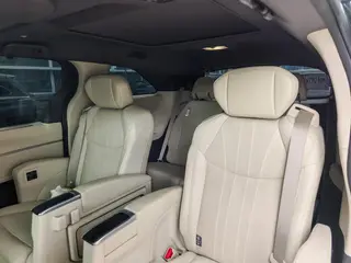Toyota Sienna 2024 Doble motor 2.5L Edición de platino interior foto 9