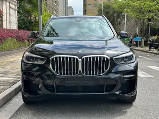 BMW X5 2022 xDrive 30Li Type de luxe M Ensemble de sport extérieur photo 2 BMW X5 2022 xDrive 30Li Type de luxe M Ensemble de sport extérieur photo 2