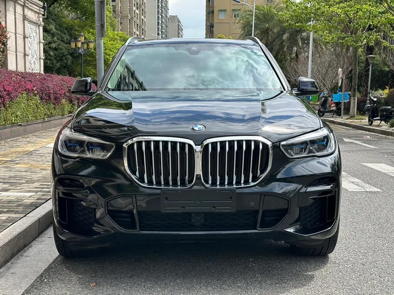 BMW X5 2022 xDrive 30Li Type de luxe M Ensemble de sport extérieur photo 2 BMW X5 2022 xDrive 30Li Type de luxe M Ensemble de sport extérieur photo 2