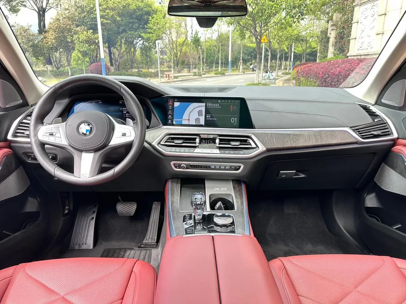 BMW X5 2022 xDrive 30Li Type de luxe M Ensemble de sport extérieur photo 6 BMW X5 2022 xDrive 30Li Type de luxe M Ensemble de sport extérieur photo 6