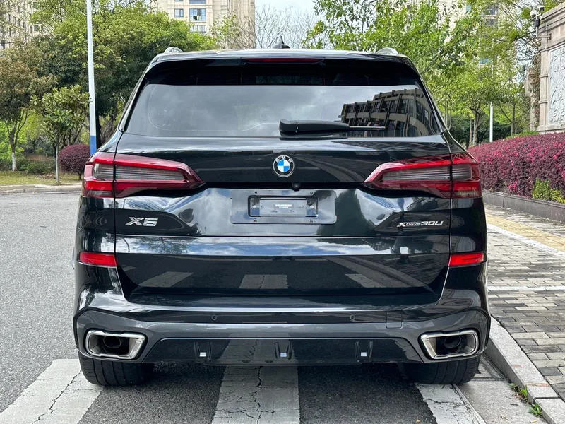 BMW X5 2022 xDrive 30Li Type de luxe M Ensemble de sport intérieur photo 13 BMW X5 2022 xDrive 30Li Type de luxe M Ensemble de sport intérieur photo 13