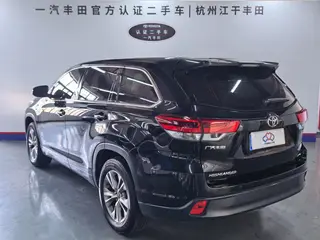 Toyota Highlander 2021 2.0T 4WD Elite Edition 7 Asiento exterior foto 6 Toyota Highlander 2021 2.0T 4WD Elite Edition 7 Asiento exterior foto 6