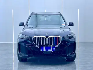 BMW X5 2023 xDrive30Li Премиум-класса M Спортивный костюм экстерьер фото 2 BMW X5 2023 xDrive30Li Премиум-класса M Спортивный костюм экстерьер фото 2