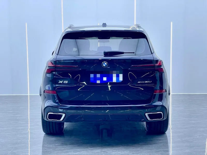 BMW X5 2023 xDrive30Li Премиум-класса M Спортивный костюм экстерьер фото 5 BMW X5 2023 xDrive30Li Премиум-класса M Спортивный костюм экстерьер фото 5