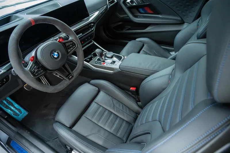BMW M2 2024 M2 Coupé intérieur photo 10 BMW M2 2024 M2 Coupé intérieur photo 10